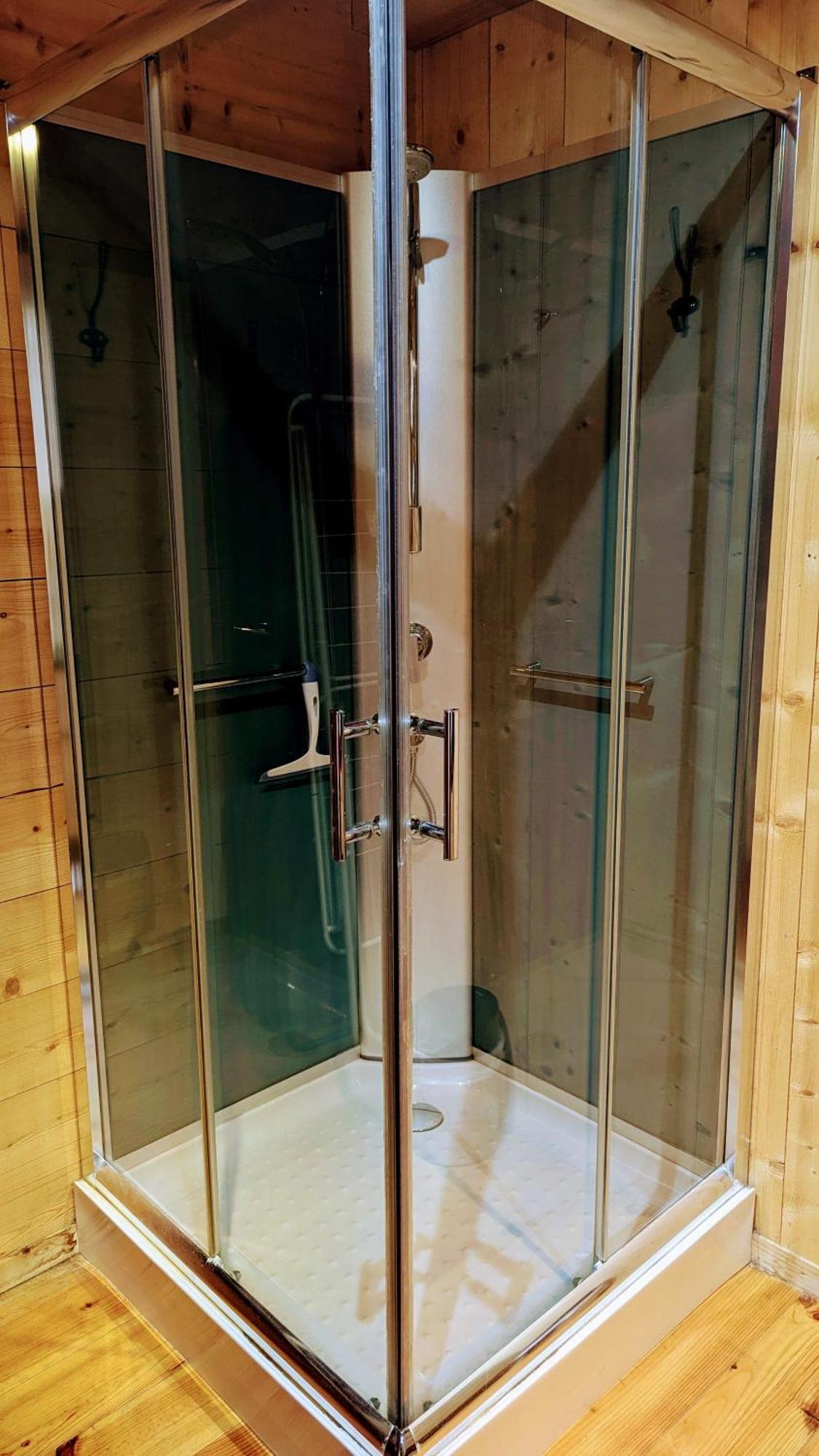 Cabanes et Lodges du Belvedere Serrieres-sur-Ain Eksteriør billede