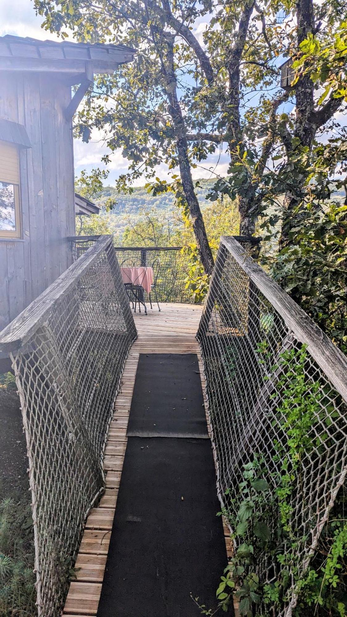 Cabanes et Lodges du Belvedere Serrieres-sur-Ain Eksteriør billede