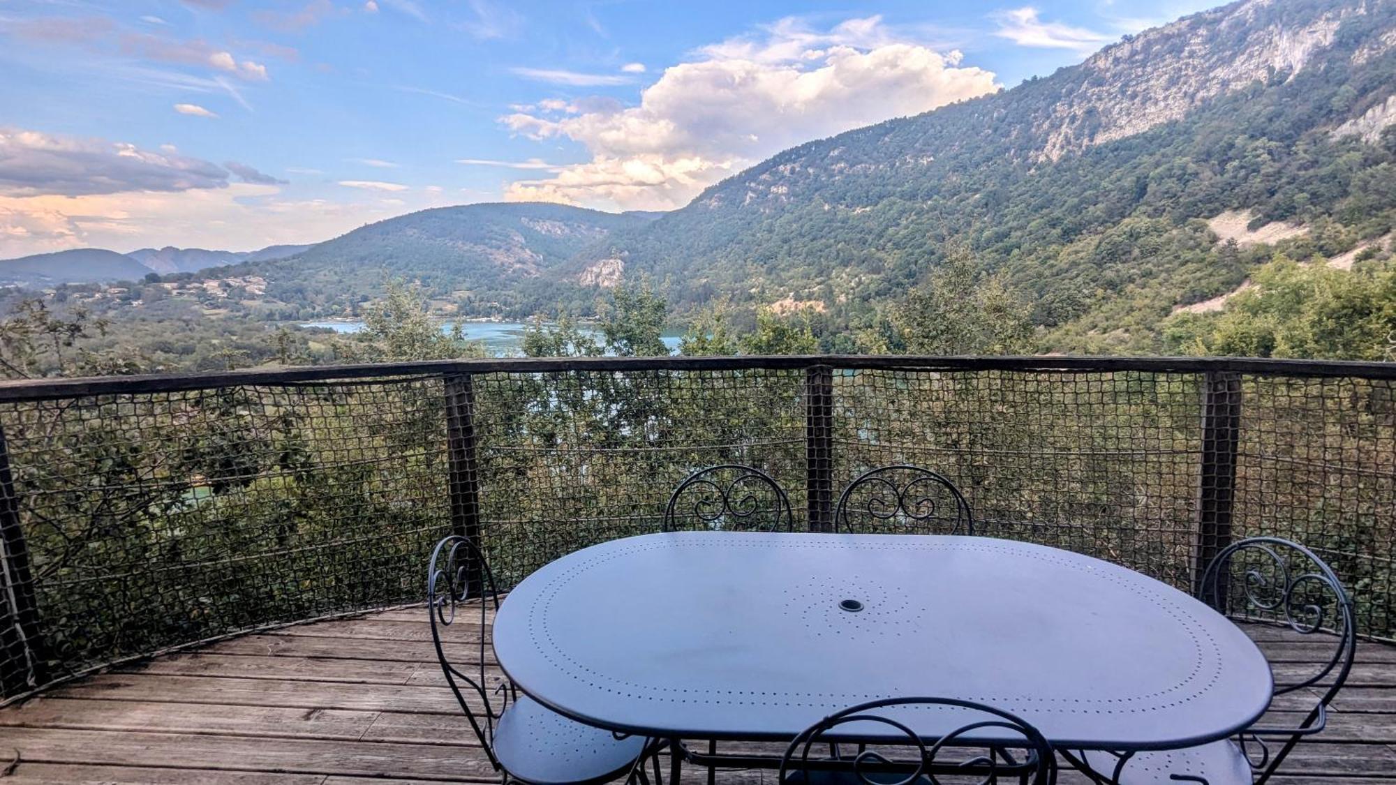 Cabanes et Lodges du Belvedere Serrieres-sur-Ain Eksteriør billede