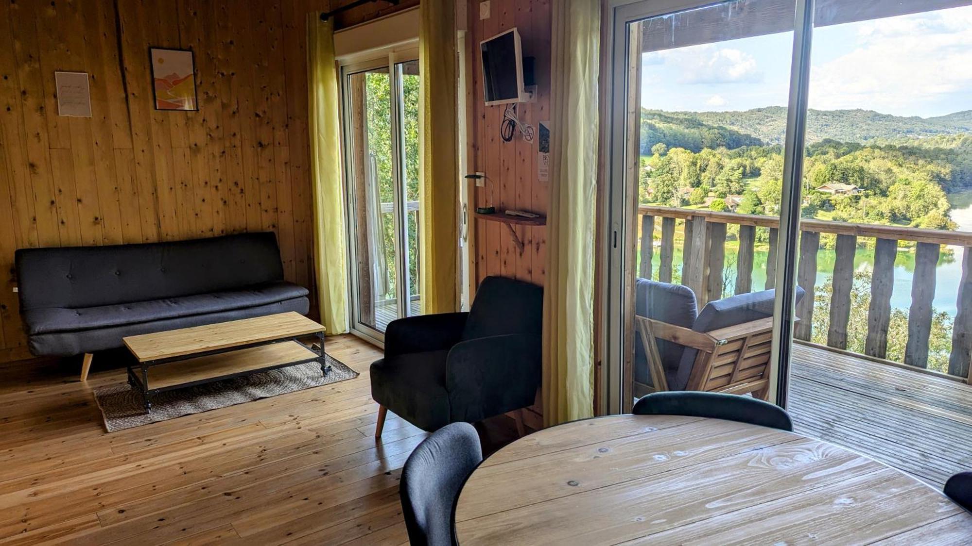 Cabanes et Lodges du Belvedere Serrieres-sur-Ain Eksteriør billede