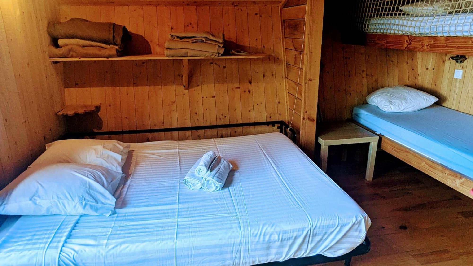 Cabanes et Lodges du Belvedere Serrieres-sur-Ain Eksteriør billede