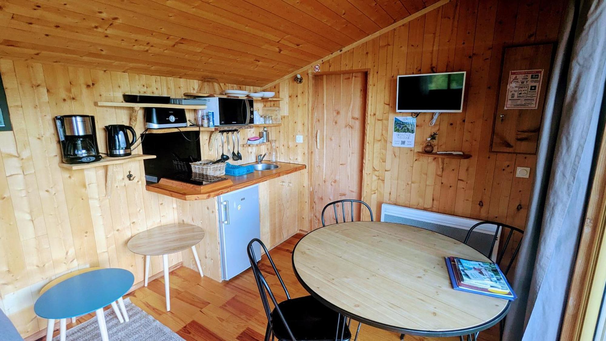 Cabanes et Lodges du Belvedere Serrieres-sur-Ain Eksteriør billede