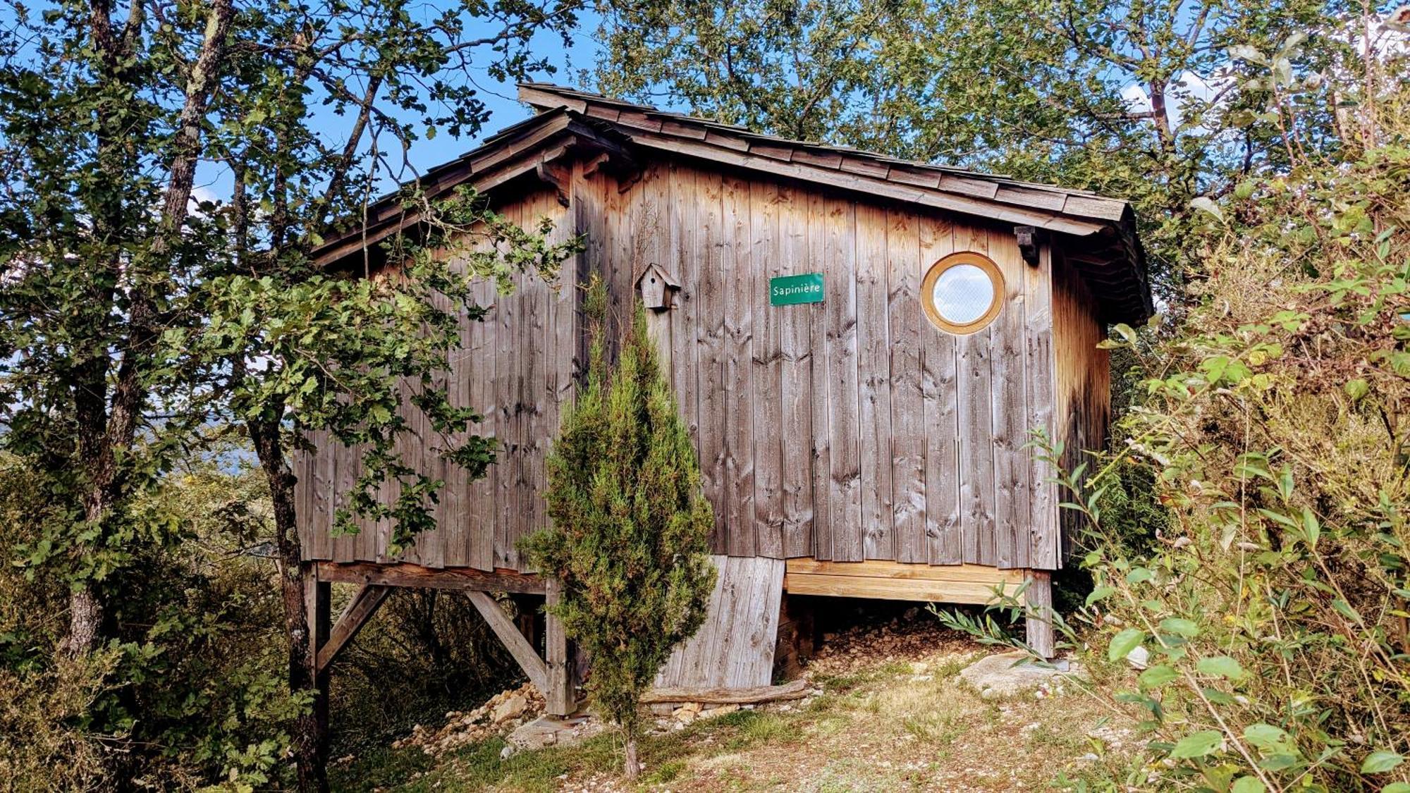 Cabanes et Lodges du Belvedere Serrieres-sur-Ain Eksteriør billede