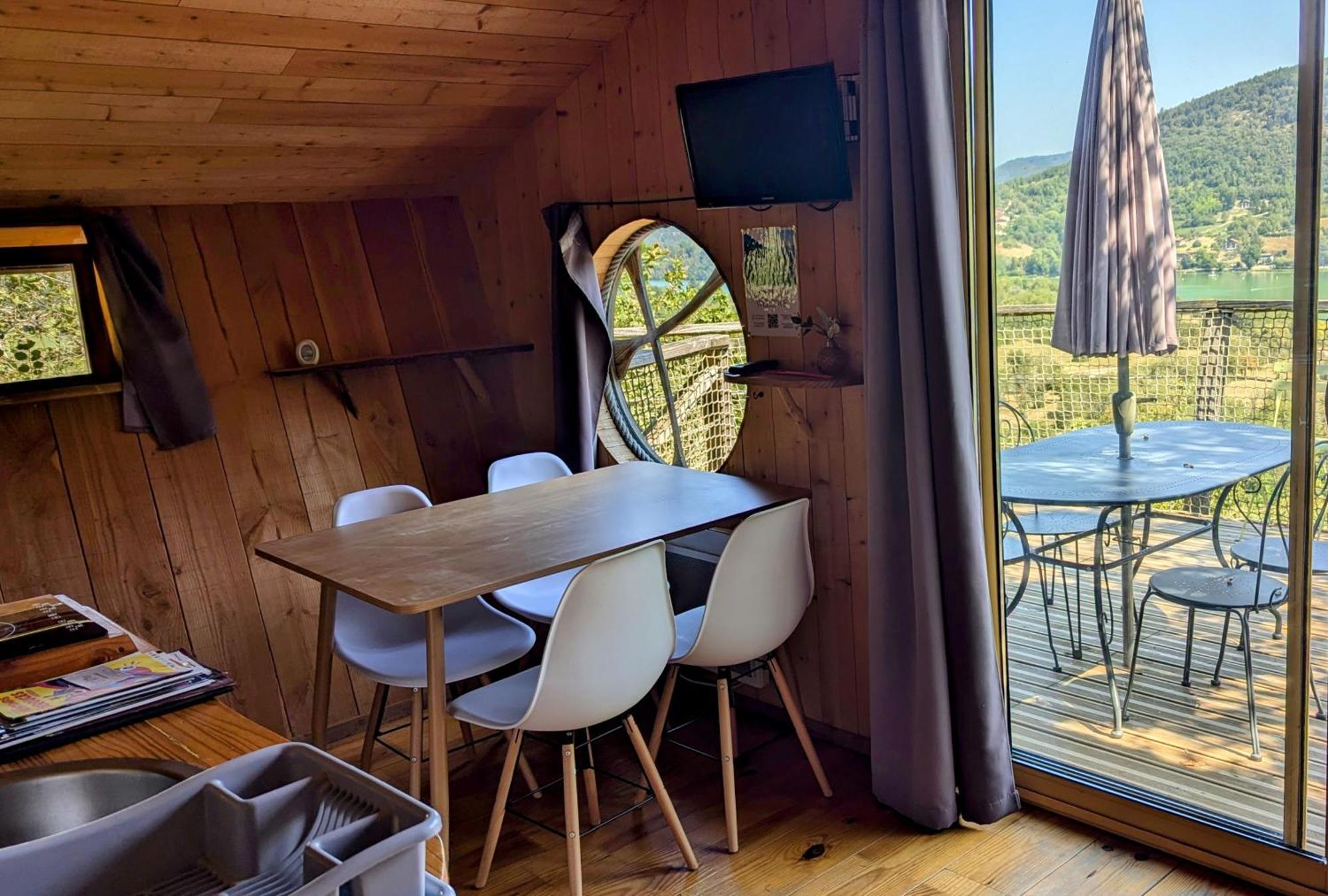 Cabanes et Lodges du Belvedere Serrieres-sur-Ain Eksteriør billede