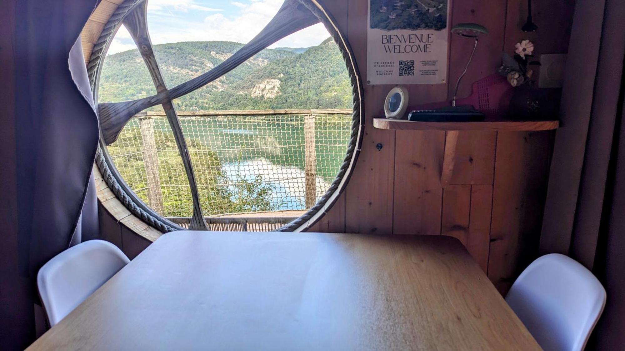 Cabanes et Lodges du Belvedere Serrieres-sur-Ain Eksteriør billede