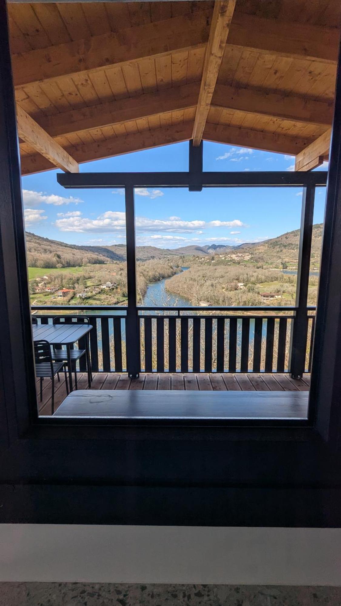 Cabanes et Lodges du Belvedere Serrieres-sur-Ain Eksteriør billede