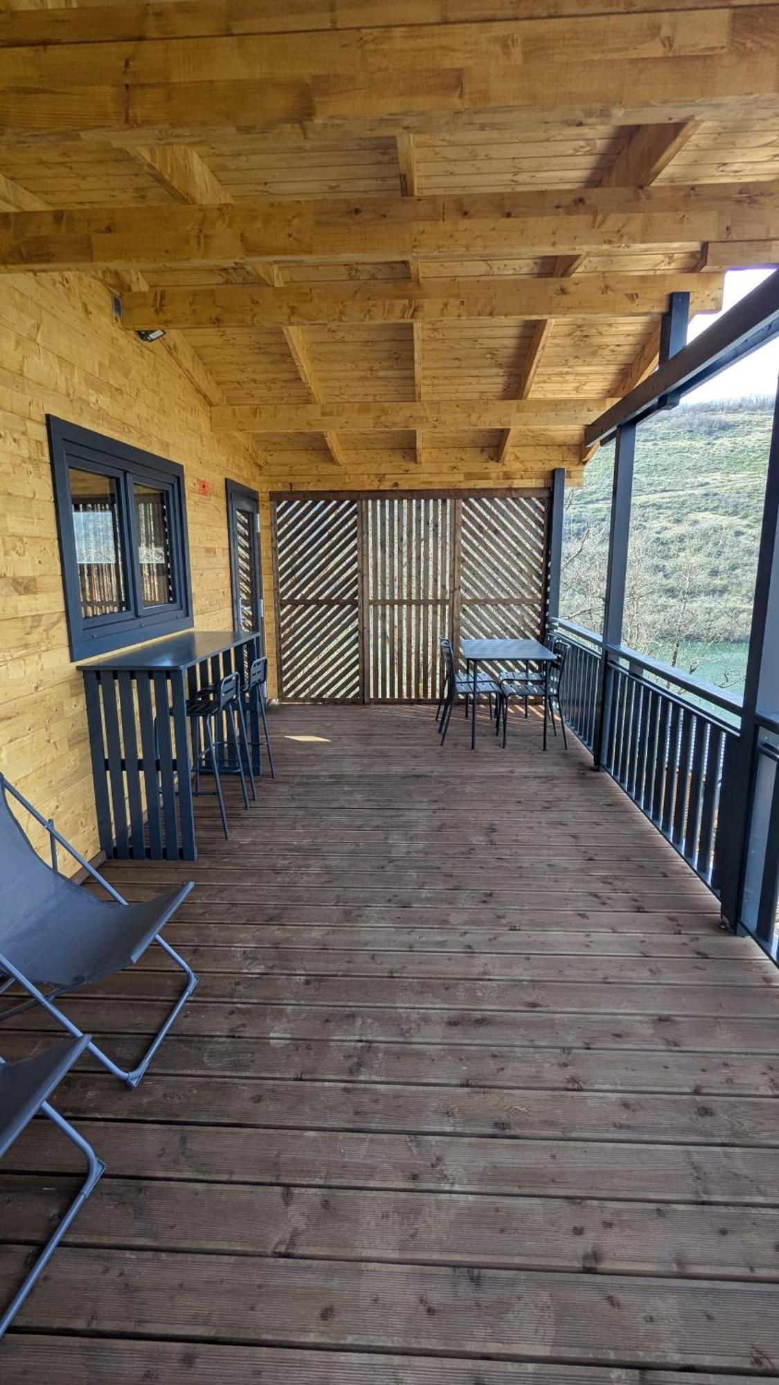 Cabanes et Lodges du Belvedere Serrieres-sur-Ain Eksteriør billede