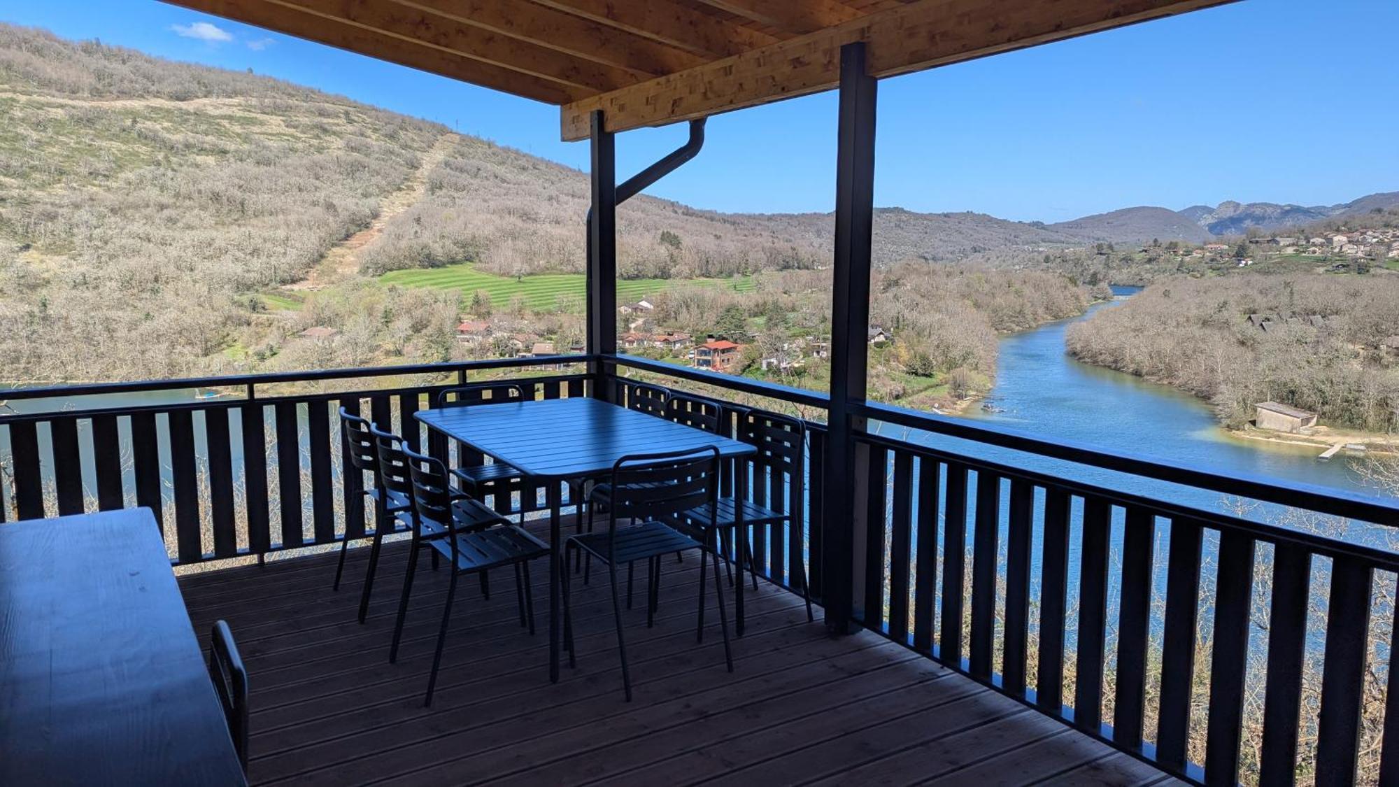 Cabanes et Lodges du Belvedere Serrieres-sur-Ain Eksteriør billede