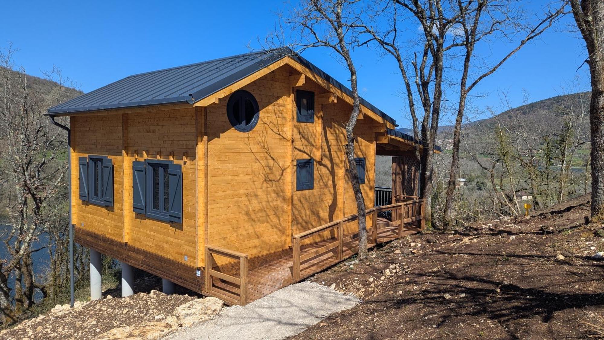 Cabanes et Lodges du Belvedere Serrieres-sur-Ain Eksteriør billede