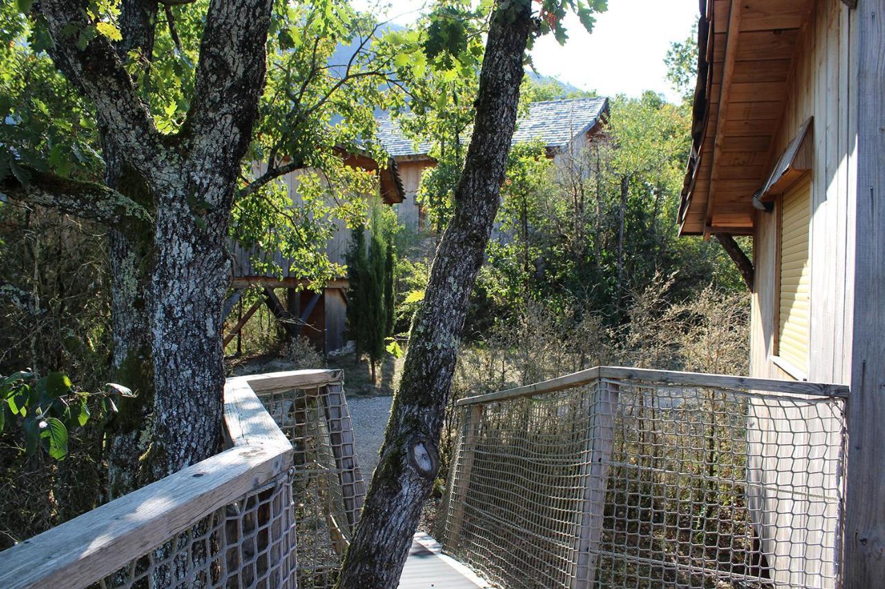 Cabanes et Lodges du Belvedere Serrieres-sur-Ain Eksteriør billede